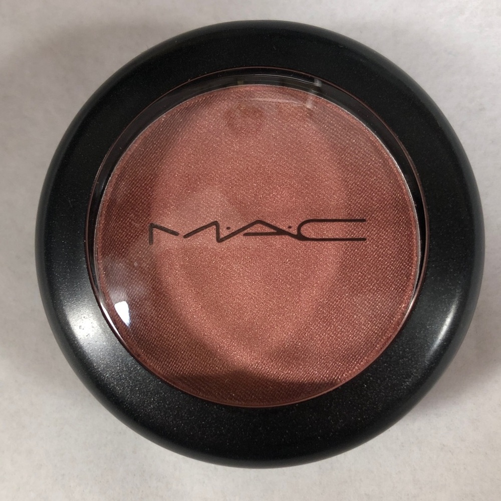 MAC Cosmetics Eyeshadow in Rich sparkly Pink-Copper